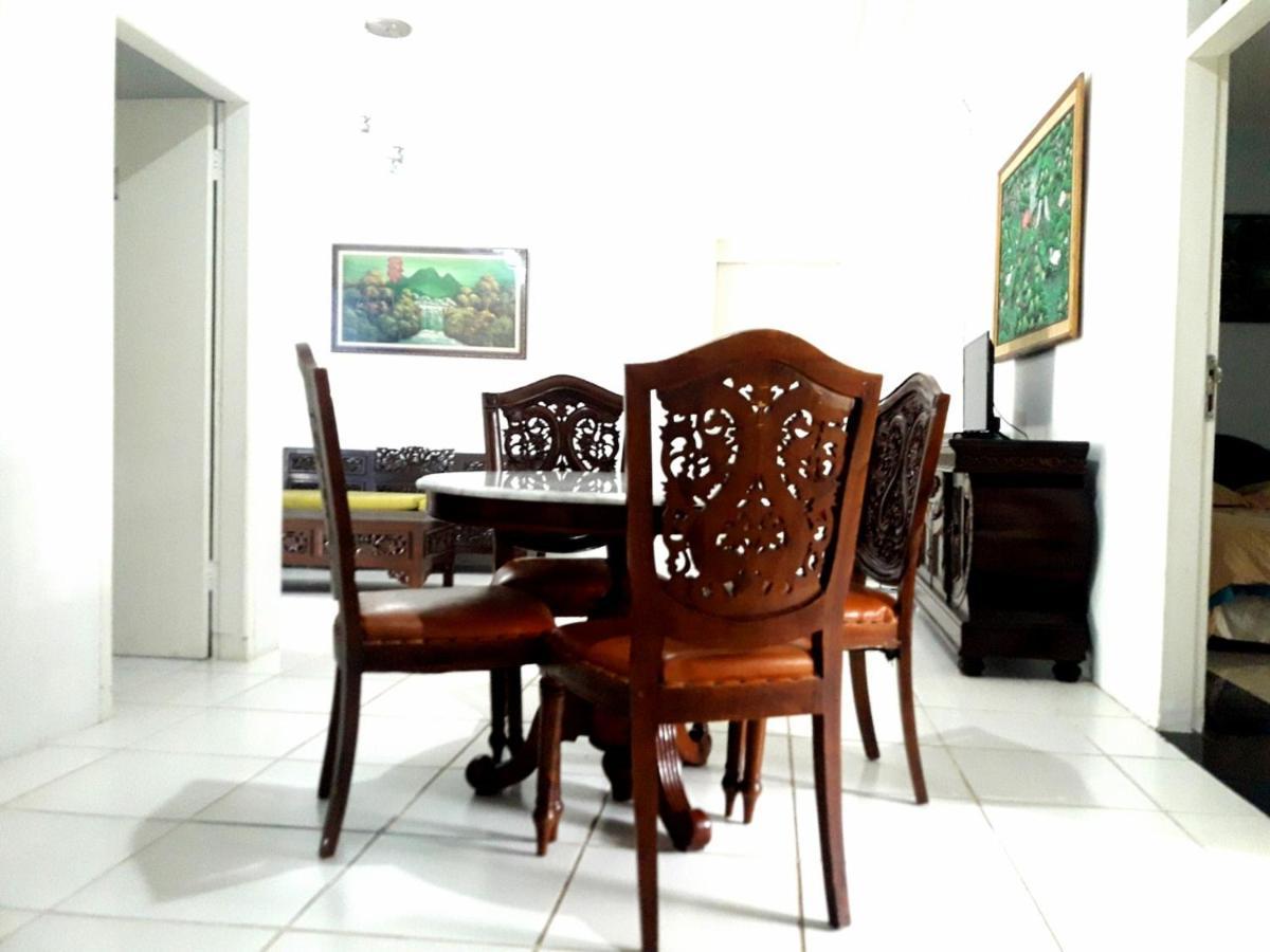 Aries Biru Hotel & Villa Puncak Exterior foto